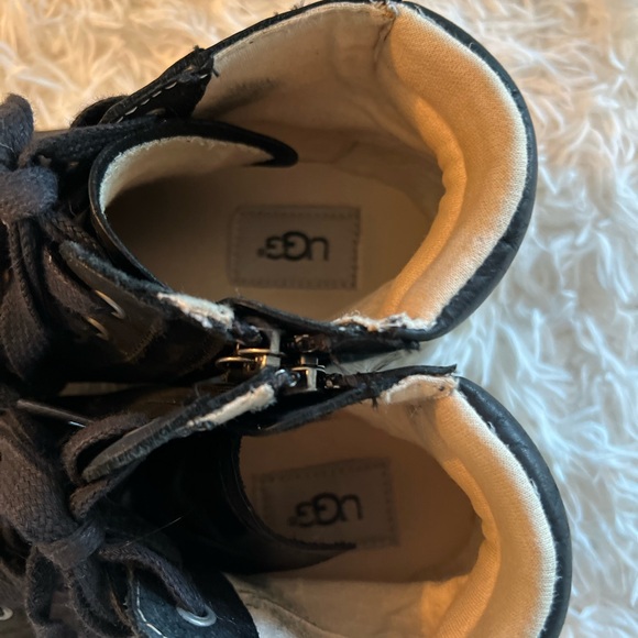 UGG boots size 7.5 in GUC - Picture 3 of 16